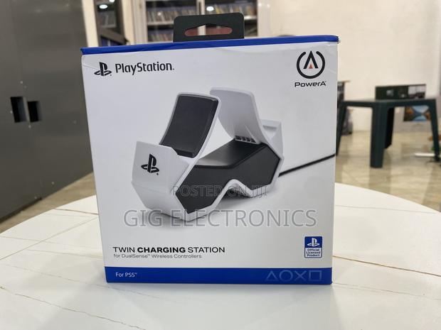 Powera Twin Charging Station for PS5 Controller · Photo 1