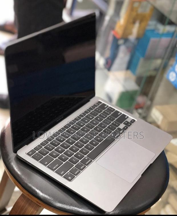 New Laptop Apple MacBook Pro 2017 8GB Intel Core I5 SSD 128GB · Photo 5