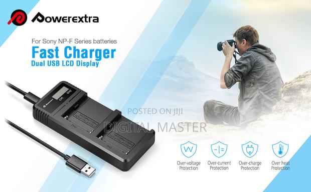 Powerextra Fast Dual USB Charger for NP-F Batteries · Photo 5