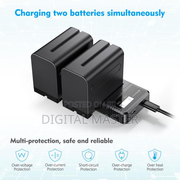 Powerextra Fast Dual USB Charger for NP-F Batteries · Photo 6