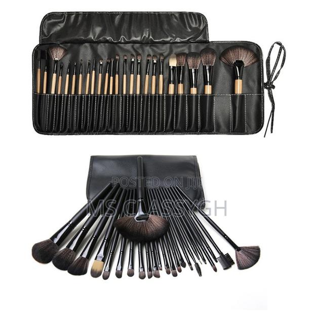 24 PCS Makeup Brushes Set Professional Cosmetics · Photo 1