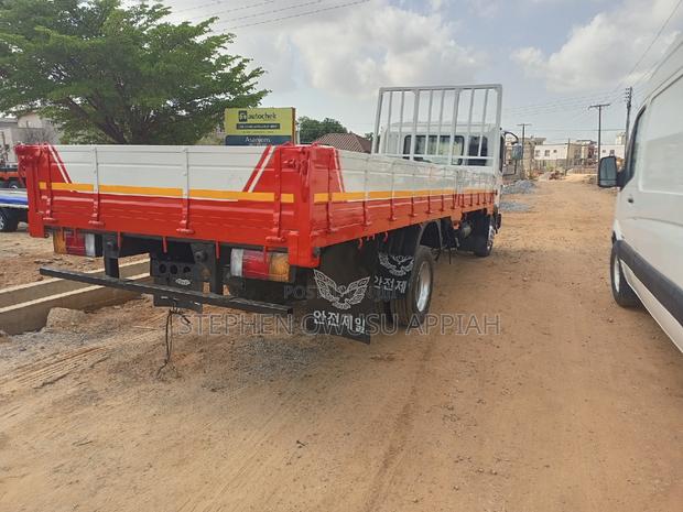 Hyundai 5 Tons Air · Photo 2