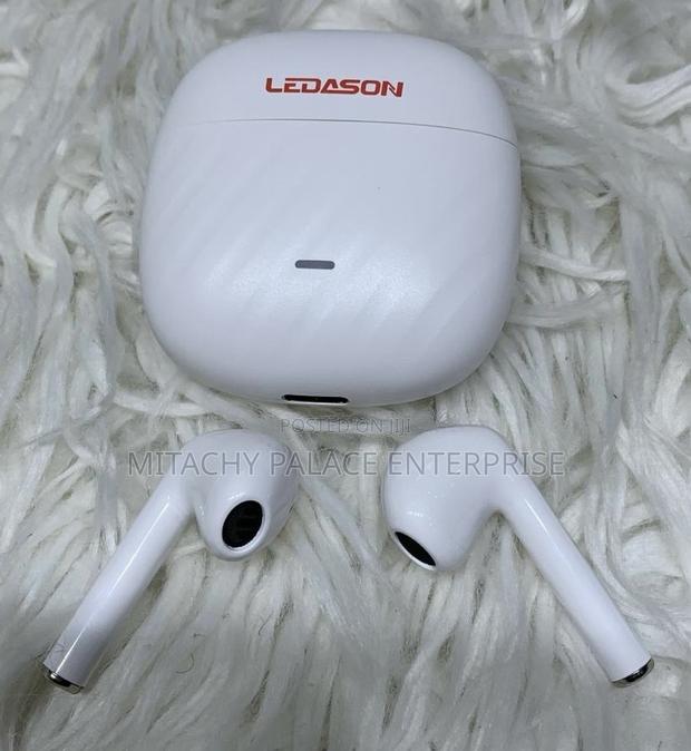 Ledson TWS Wireless Earbuds · Photo 2