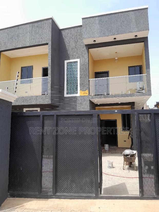 4bdrm Duplex in Ofankor for sale · Photo 1