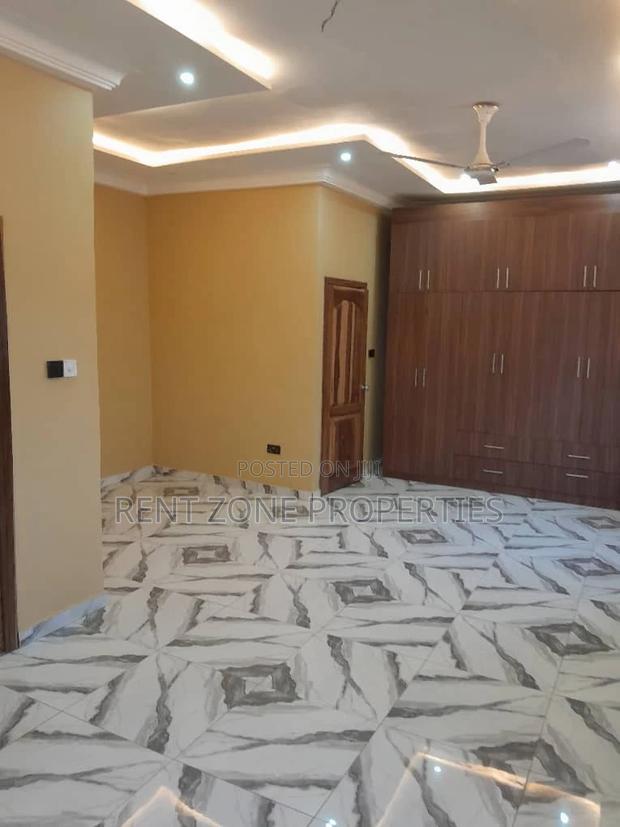4bdrm Duplex in Ofankor for sale · Photo 6