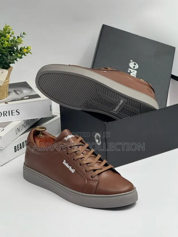 Timberland Laces Up Shoes · Photo 1