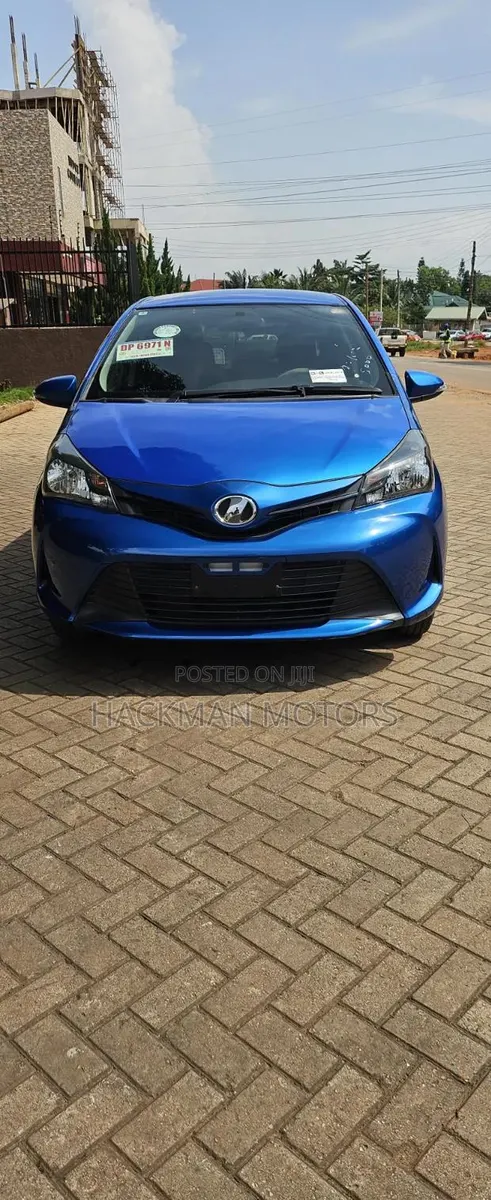 Toyota Vitz 2015 Blue · Photo 1