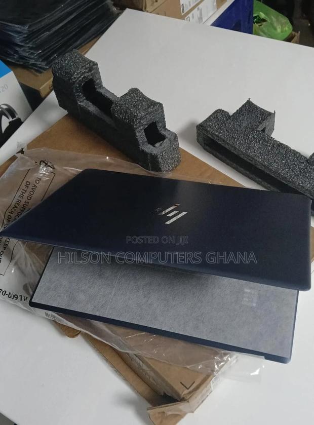 New Laptop HP Spectre X360 16GB Intel Core i7 SSD 512GB · Photo 1
