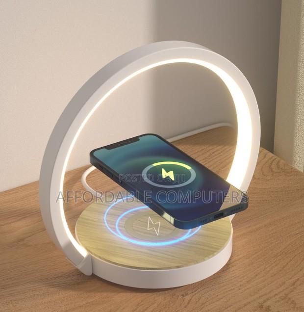 Wireless Charger Desk Lamp · Photo 2