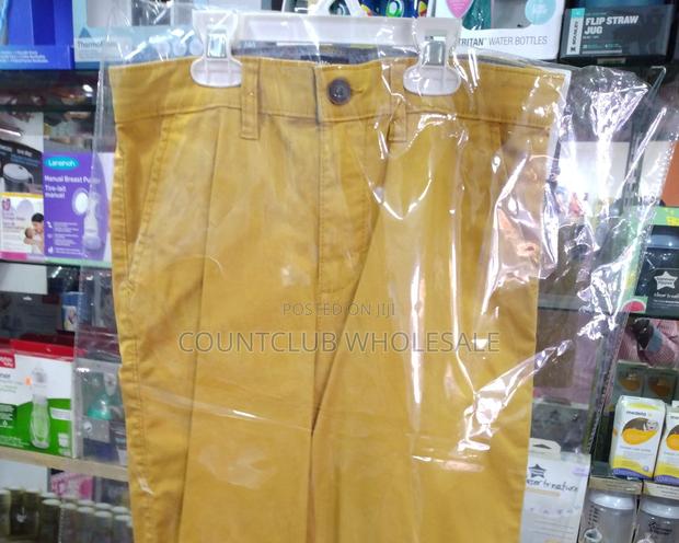 OSHKOSH B'gosh 12month Shorts · Photo 1
