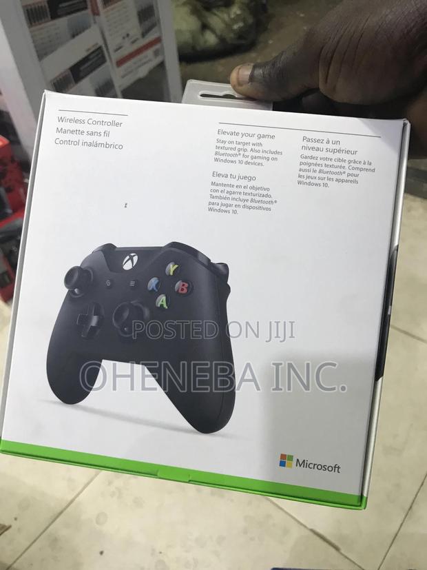 Brand New Xbox One S and X Controller · Photo 1