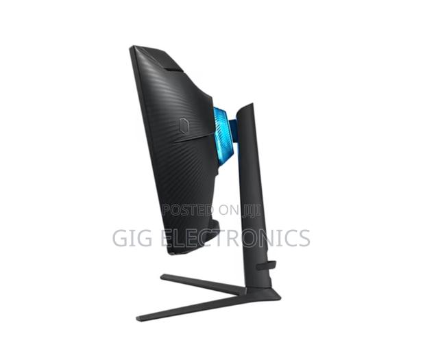 Samsung Odyssey G6 32 Curved QHD 240hz Monitor With Speaker · Photo 7