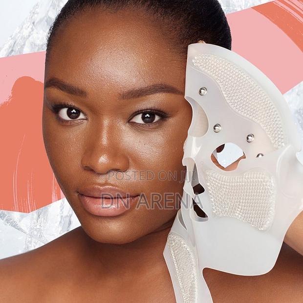 All in One LED Facial Mask Face Treatment · Photo 3