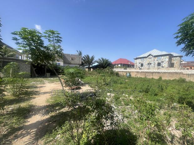 One Half Plot of Titled Plot for Land 4 Sale at Tse Ado · Photo 2
