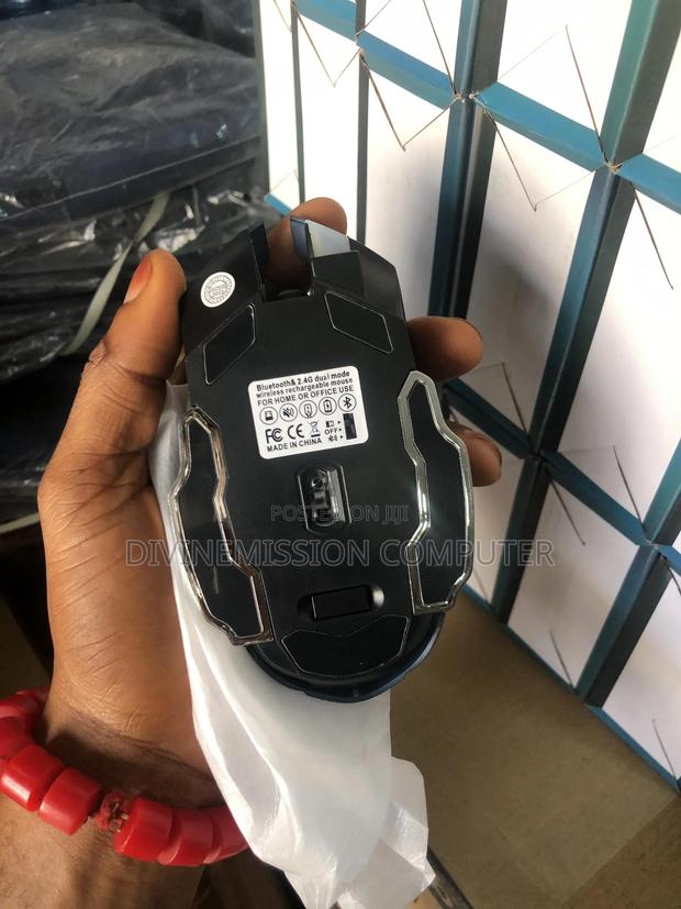 Cool Lightening Effect Bluetooth Gaming Mouse · Photo 2
