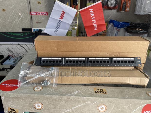 24port Cat6 Patch Panel · Photo 2