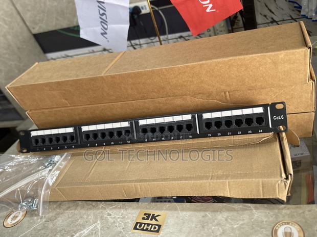 24port Cat6 Patch Panel · Photo 1
