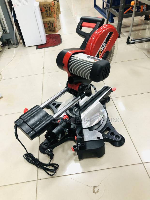 Dual Bevel Slide Miter Saw · Photo 3