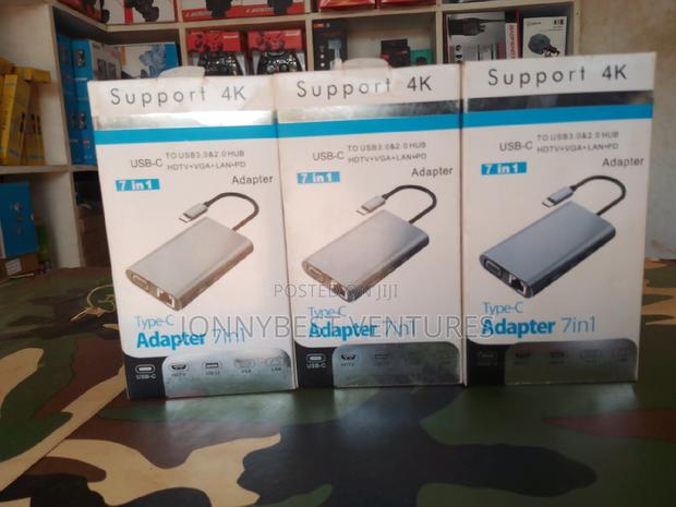 Type-C 7in1 Docking Stations · Photo 2