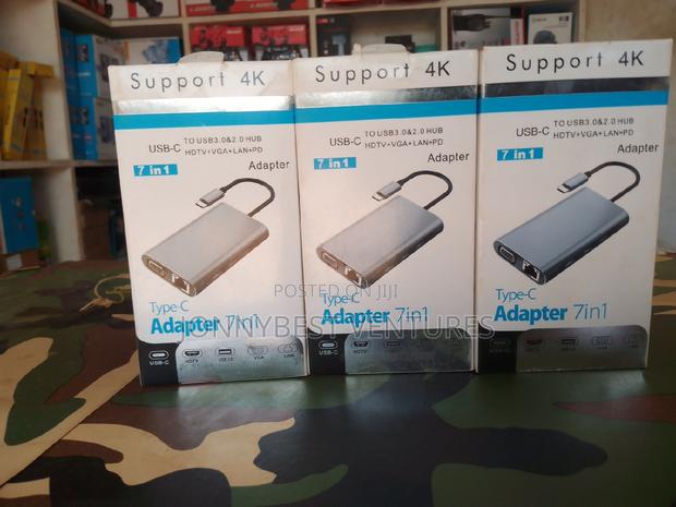 Type-C 7in1 Docking Stations · Photo 3