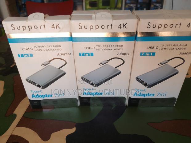 Type-C 7in1 Docking Stations · Photo 1
