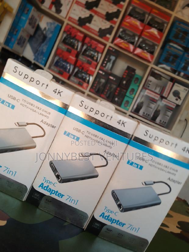 Type-C 7in1 Docking Stations · Photo 5