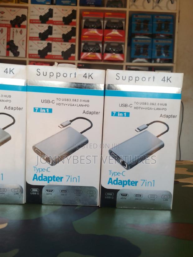Type-C 7in1 Docking Stations · Photo 7