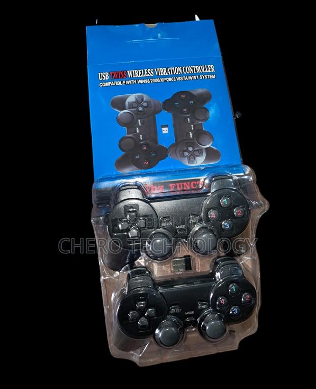 Twin Wireless Game Controller · Photo 1