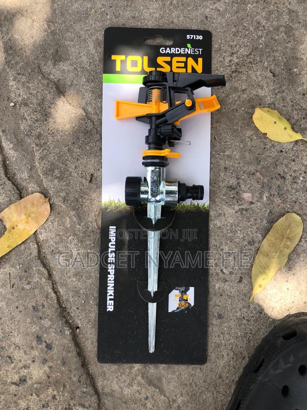 Tolsen Impulse Sprinkler Plastic With Zincspike 57130 · Photo 1