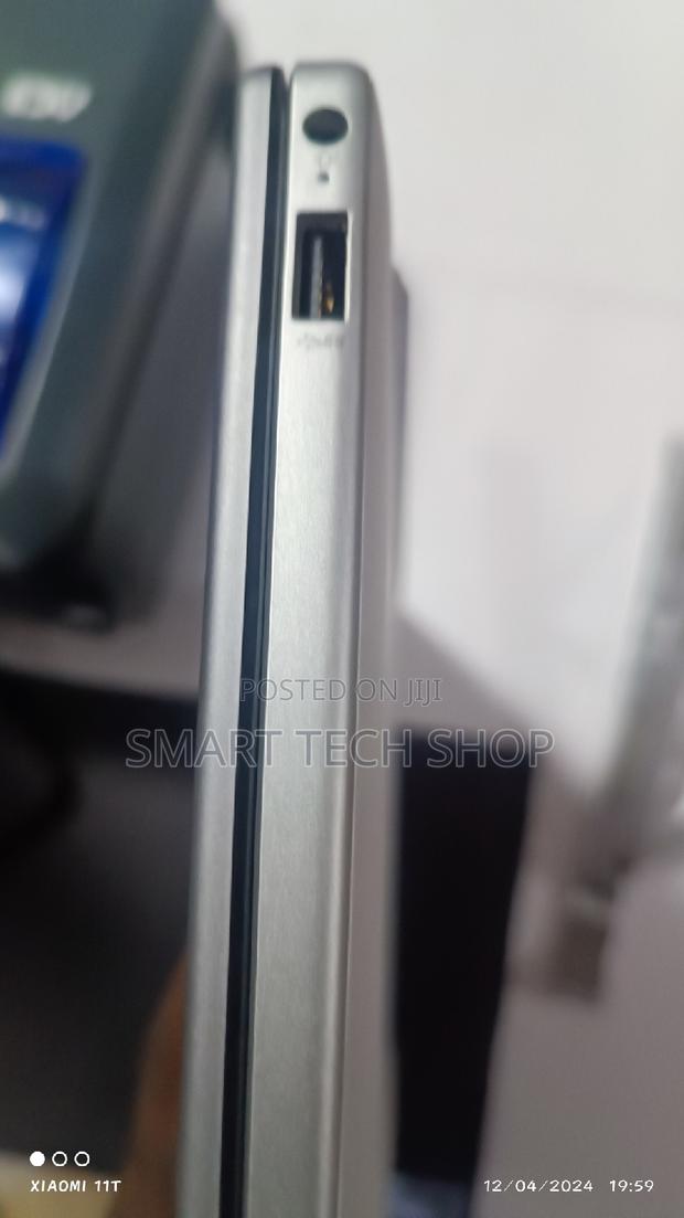 New Laptop HP 250 G10 8GB Intel Core I3 SSD 512GB · Photo 3