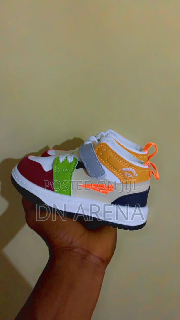 Beautiful and Unique Unisex Kids Sneakers · Photo 2