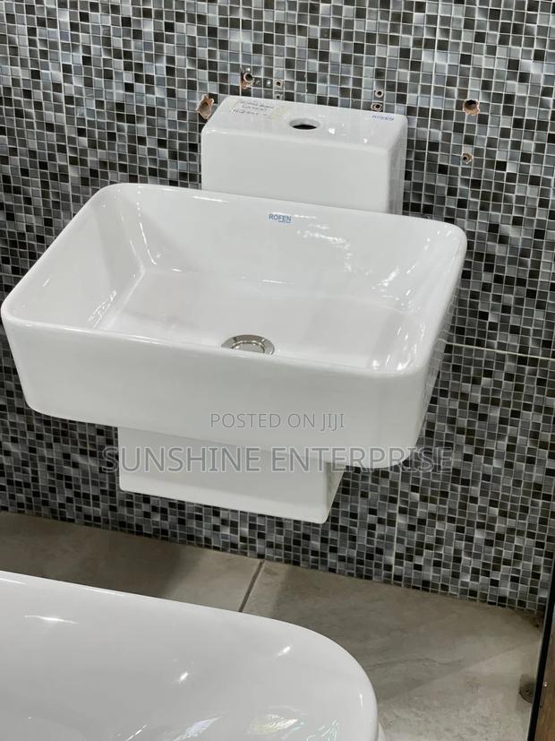 Complete Luxury Wall Hanging Basin · Photo 1