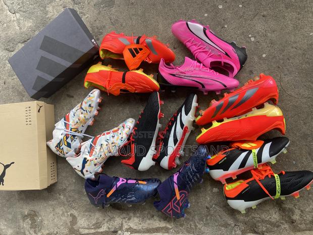 Original Football Boot at Cool Price · Photo 1