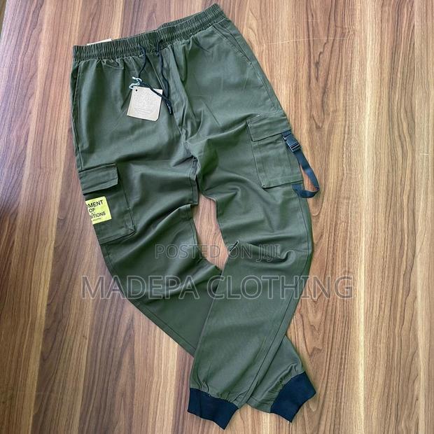 Quality Cargo Pants · Photo 1