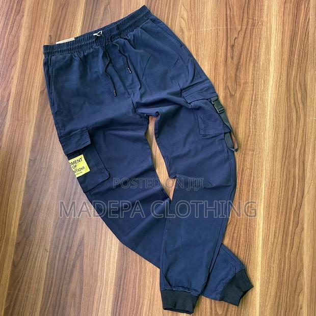 Quality Cargo Pants · Photo 2