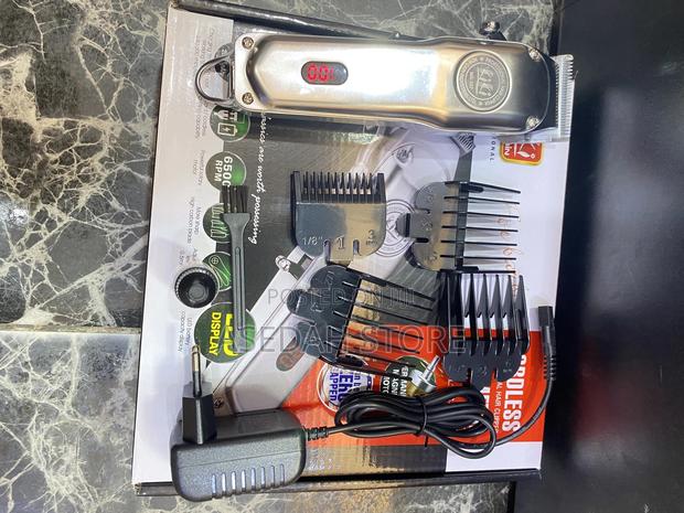 Kiki All-Metal Rechargeable Clipper · Photo 3