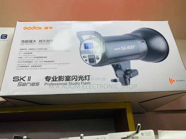 Classic Design Godox SK 400 Studio Flash Led Light. · Photo 1