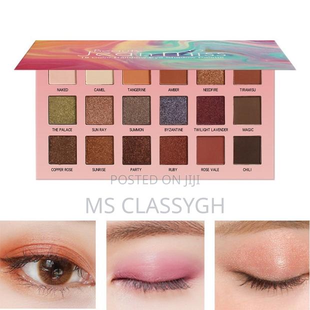 18 Colors Long Lasting Eyeshadow Cosmetic Set Waterproof Sh · Photo 1