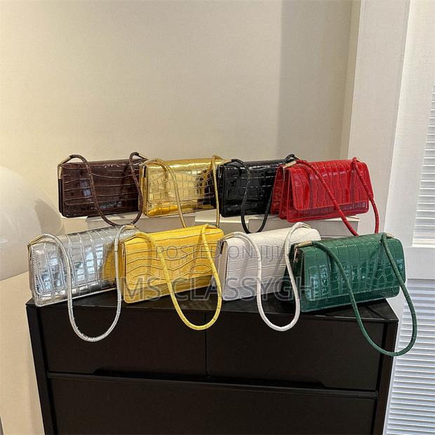 Crocodile Pattern Handbags Fashion Pu Leather Shoulder Bags · Photo 1
