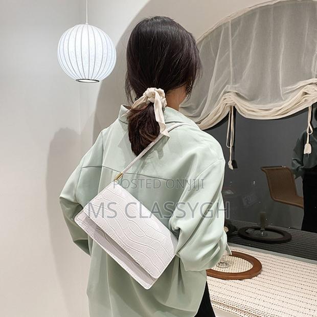 Crocodile Pattern Handbags Fashion Pu Leather Shoulder Bags · Photo 3