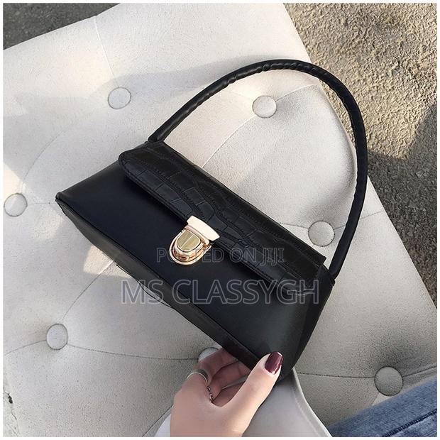 Casual Lady Underarm Handbag Stone Pattern Shoulder Bag Lady · Photo 2