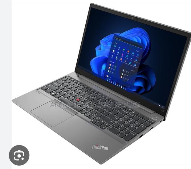 New Laptop Lenovo Thinkpad E15 16GB Intel Core I7 SSD 512GB · Photo 2