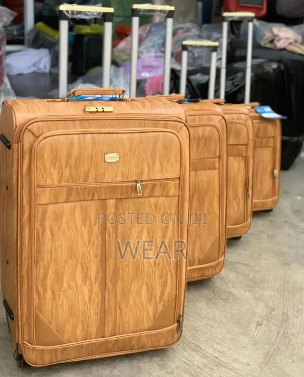 Quality 4-in-1 Leather Traveling Bag · Photo 1