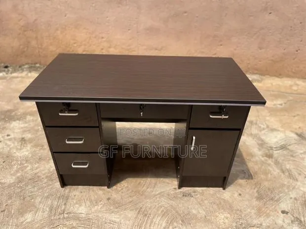 Engineered Wood Office Desk. · Photo 1