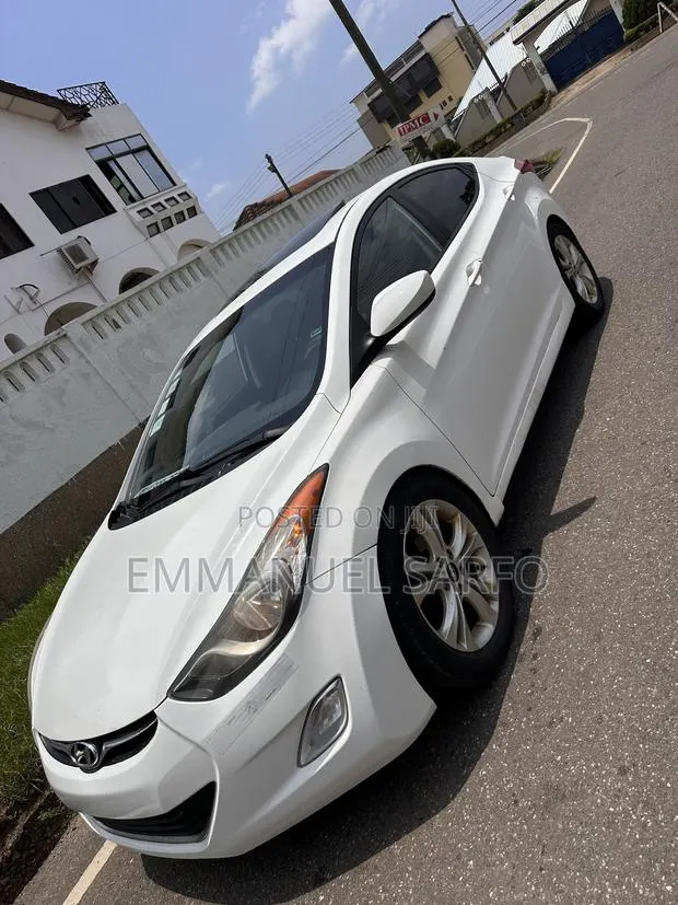 Hyundai Elantra Limited Sedan FWD (1.8L 4cyl 6A) 2013 White · Photo 1