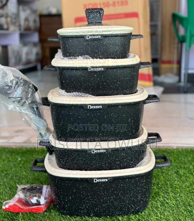 Quality Non-Stick Saucepans · Photo 1