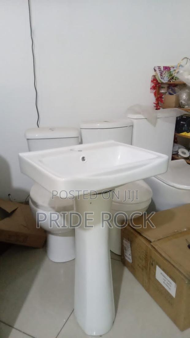Small Wash Hand Basin With Tap Complete · Photo 3