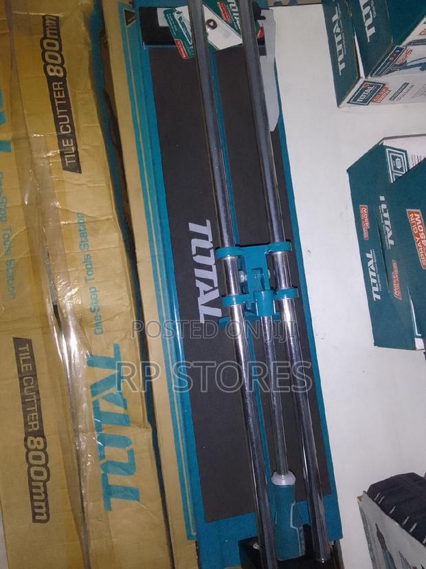 Total 800mm Tile Cutter · Photo 1