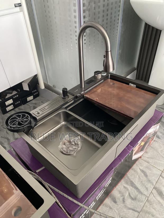 Multifunctional Cabinet Sink With LED Temperature Display · Photo 1