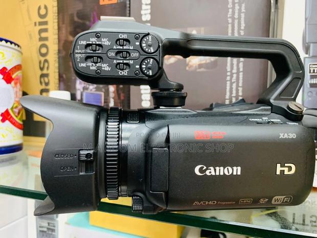 Newly in Stock Canon Xa30 Professional Handheld Video Camera · Photo 1